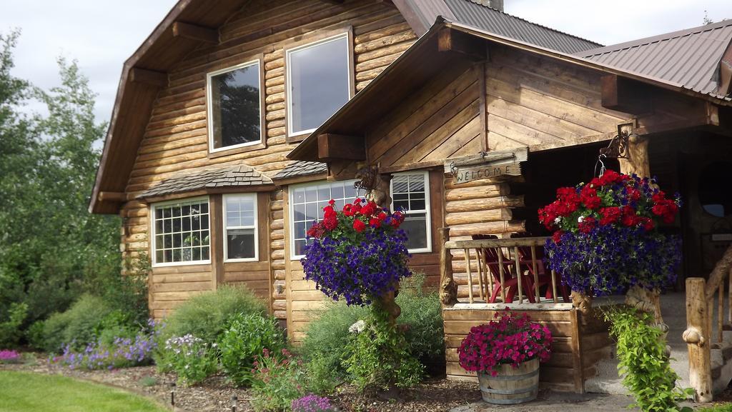 Fin And Feather Inn Victor Exterior photo